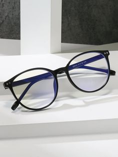 Blue Eye Glasses, Braces And Glasses, Glasses Women Fashion Eyeglasses, Glasses Inspiration, Specs Frame, Big Glasses, Mens Glasses Fashion