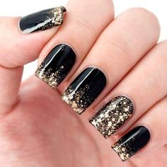 Quick Nails, Black Gold Nails, Gold Nail Designs, Festive Nail Art, Black Nail Art, Girls Stuff, Gold Nail, Nail Stuff, Super Nails