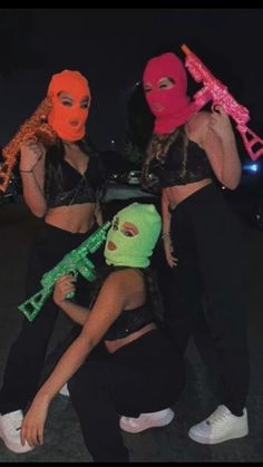 Ski Mask Costume Ideas, Gangster Halloween Costumes, Gang Costumes, Rave Halloween Costumes, Friendship Ideas, Trio Halloween Costume, Horror Halloween Costumes, Best Friend Halloween Costumes, Duo Costumes