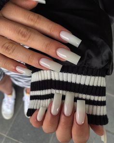 Euphoria Nails, Basic Nails, French Tip Acrylic Nails, Blush Nails, Short Square Acrylic Nails, Short Acrylic Nails Designs, Oval Nails, Brown Nails