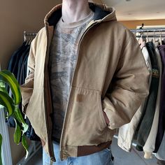 *Size men's XL, refer to measurements *In good condition *Some fading and scuff marks on jacket and sleeve, refer to photos *Is missing the patch on front *Great color, can go with any outfit *Zipper works great *Very thick *Message us any questions Chest: 29.5 in Length: 29 in Model 6'1 Winter Jacket Men Outfit, Mens Buisness Casual, Mens Carhartt Fashion, Work Jacket Outfit Men, Vintage Carhartt Jacket Outfit, Mens Fall Clothing, Hooper Outfit, Men Country Outfits, Carhartt Jacket Outfit Men