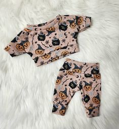 Witch's Brew Lounge Set Dolman style top & matching lounge pants made in adorable floral ghost rib knit fabric Lovingly handmade in Seguin,Texas ♡outfit only♡ Gothic Baby Clothes, Seguin Texas, Woman Costumes, Gothic Baby, Floral Ghost, Goth Baby, Witch's Brew, Rib Knit Fabric, Diy Baby