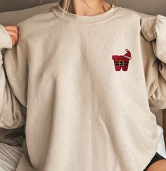 Cute Christmas letter sweatshirt :) Letter Sweatshirt, Christmas Letter, Christmas Custom, Personalized Letters, Christmas Lettering, Sweatshirt Christmas, Custom Letters, Pocket Shirt, Gold Earrings Dangle