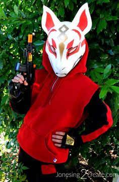 Fortnite Drift Costume DIY Tutorial - Jonesing2Create Fortnite Costume Boys, Red Riding Hood Costume Kids, Fortnite Costume, Brown Wolf, Diy Pants, Diy Costume, Costume Diy, Family Costumes, Halloween 2019