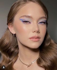 Blue Eyelashes Makeup, Cheer Makeup, Concert Makeup, Cute Eye Makeup, Glam Makeup Look, Fancy Makeup, Creative Eye Makeup, Trendy Makeup