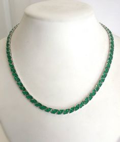 Vintage Emerald Green Stone Estate Necklace by WOWTHATSBEAUTIFUL Necklace Green Stone, Green Stone Bracelet, Emerald Green Stone, Large Stone Rings, Green Stone Necklace, Stone Statement Necklace, Bold Necklace, Fancy Necklace, Bling Necklace