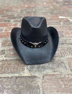 This Shapeable 100% straw cowboy hat is perfect for the rodeo, floating the river, or just adding to your western outfit. The Longhorn hat band adds unique western flair that is sure to make you stick out from the crowd! This unisex hat is great for him or her! The one size elastic hat band on the inside of the hat makes this hat fit most everyone. one size fits most. The wire brim allows the owner to style and shape the hat to his or her liking. Material: Straw Sizing: one size fits most. it wi Floating The River, Hat Western, Straw Cowboy Hat, Western Hat, Western Outfit, Western Hats, Hat Band, Stick It Out, Cowboy Hat