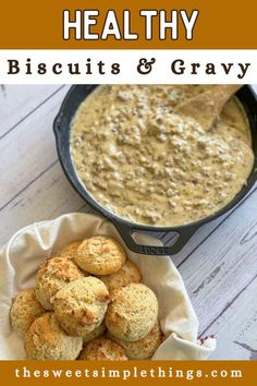 Bowl of whole wheat healthy biscuits and gravy in a cast iron skillet. Protein Quick Meals, Healthy Biscuits And Gravy, High Protein Quick Meals, Gravy And Biscuits Recipe, Biscuits And Gravy Recipe, Gravy And Biscuits, Whole Wheat Biscuits, Healthy Biscuits, Fast Healthy Dinner