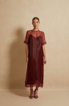 Guest At Wedding Outfit, Minimalist Wedding Guest Dress, Casual Wedding Dress Guest, Wedding Guest Outfit Casual, Wedding Dress Guest, Wedding Guest Dress Inspiration, Fall Wedding Outfits, Minimal Chic Style, Designer Bridesmaid Dresses