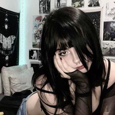 Long Black Hair Face Claim, Pale Girls With Black Hair, Grunge Black Hair, Egirl Black Hair, Black Hair Icon, Black Hair Bangs, Kyouka Izumi, Woman With Black Hair, David Silva