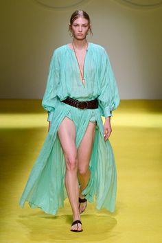 Luisa Spagnoli Spring 2025 Ready-To-Wear Collection [PHOTOS] 2025 Fashion, Milano Fashion Week, Film Strip, Spring Fashion Trends, Runway Looks, Vogue Runway, Fashion Colours, Old And New, Fashion News