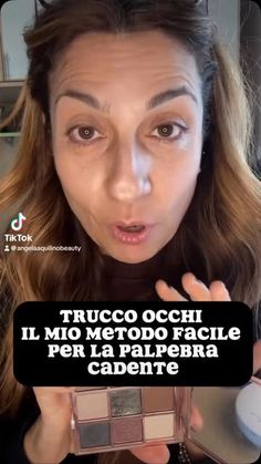 Angela Aquilino on Instagram: "Trucco occhi: il metodo più facile per la palpebra cadente 
Reperibili sul sito presente nella mia biografia oppure su whatsapp ricevi lista e codice sconto e una consulenza personalizzata e gratuita al 3339193491 
Unisciti ai miei corsi gratuiti per imparare tecniche semplici di make-up correttivo antiage"