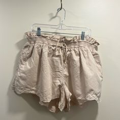 Ordered And Were Too Large And Forgot To Return. So Now They Can Be Yours! Beige Drawstring Shorts For Day Out, Chic Cotton Shorts With Drawstring, Chic Cotton Drawstring Shorts, Beige Drawstring Shorts For Spring, Preppy Shorts, Shorts Fits, Boyfriend Shorts, Cuffed Shorts, Pleated Shorts