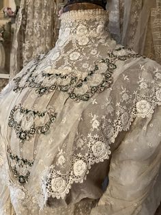 Gown Victorian, Victorian Era Fashion, 1890s Fashion, Silk And Lace, Edwardian Fashion, Historical Dresses, Lace Gown, Three Piece, Victorian Fashion