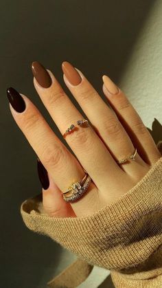 Elevate your manicure with the sophisticated trend of brown French nails! Our guide, 25 Brown French Nails: The Ultimate Trend Guide for Chic Looks, is packed with designs that will make your nails stand out. From subtle tones to eye-catching hues, these nails are perfect for any vibe! #BrownFrenchNails #StylishNailArt #FrenchTipDesigns #NailGoals #ElegantManicure Gradient Nail Design, Fall Nail Ideas, Green Nail Designs, Airbrush App, Short Nails Art, Fall Nail Art, Nail Polish Sets