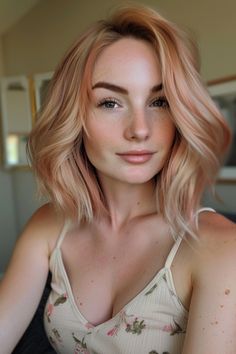 Peach Blonde Hair Color, Blonde Curly Hair Natural, Light Copper Hair, Blonde Copper, Strawberry Blonde Ombre, Red Blonde Hair, Autumn Hair