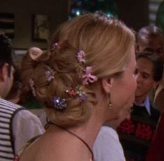 Phoebe Friends, Mint Green Hair, Hair Up Or Down, Pearl Hair Clip, Favorite Hairstyles, Green Hair, The Girl Who