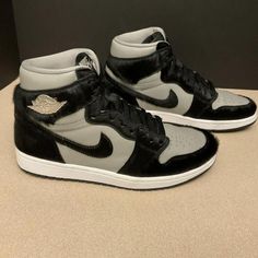 New! Display Model! Womens Nike Air Jordan 1 Retro High Og Twist 2.0 Black/Grey Shoes. Size 10. Awesome Shoes!!! Summer Dresses Shoes, Rapunzel Disney, Nike Fashion Shoes, Streetwear Shoes, Shoe Wishlist, Awesome Shoes, Nike Air Jordan 1 Retro, Nike Air Shoes, Shoes Sneakers Nike