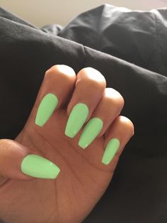 Mint Nails, Nails Neon, Green Acrylic Nails, French Pedicure, Bright Summer Nails, Green Nail, Smink Inspiration, Summer Acrylic Nails, Popular Nails