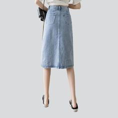 Experience the 90s trend revival with the 2023 Spring-Summer Collection's Straight Pocket Knee-length Denim Skirt! Crafted with high-quality denim materials. this light wash midi-skirt features a high-waist. zipper & button closure for a look that stands out.Key Highlights: Iconic '90s Grunge: For an effortlessly cool attitude. Distinctive Distressed Pattern: Capturing a raw. unfiltered essence. Sleek Slim Fit: A chic silhouette with comfort in mind. Zipper & Button Duo: Ensuring both functional Denim Skirts Online, Midi Denim Skirt, Cool Attitude, Denim Skirts Knee Length, Sassy Style, Womens Denim Skirts, Midi Denim, Denim Midi Skirt, Street Outfit