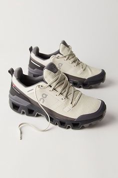 Travel Sneakers, Cloud Shoes, Waterproof Sneakers, Hiking Sneakers, Trendy Boots, Fashion And Beauty Tips, Low Boots, Trail Shoes, Sneaker Collection