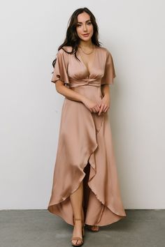 Dress Champagne, Tulip Skirt, Guest Attire, Wedding Attire Guest, Satin Maxi, Satin Maxi Dress, Swaggy Outfits, Guest Outfit