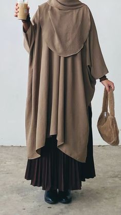 Khimar Syar'i, Stylish Outfits Casual, Modest Casual Outfits, Hijab Designs, Fashion Top Outfits