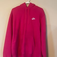 Pink Nike hoodie Bright Pink Nike Hoodie, Hot Pink Nike Sweatshirt, Pull Rose Nike, Pull Nike Rose, Nike Hoodie Pink, Hot Pink Nike Hoodie, Pink Nike Hoodie Outfit, Nike Sweatshirt Outfit, Yezzy Shoes Women