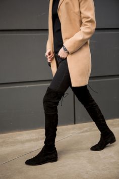 Capsular Wardrobe, Over The Knee Boots Outfits, Long Black Boots Outfit, Flat Boots Outfit, Dark Jeans Outfit, Long Boots Outfit, Neutral Coat, Stuart Weitzman Lowland, Long Black Boots