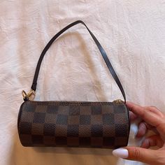 Excellent Condition! Base Length: 6.25 In Height: 2.5 In Width: 2.5 In Drop: 6 In This Is An Authentic Louis Vuitton Damier Ebene Mini Papillon. This Petite Cylindrical Handbag Is Crafted Of Louis Vuitton Signature Damier Coated Canvas In Brown. The Bag Features Chocolate Brown Leather Piping And A Matching Strap With A Polished Brass D-Ring Clasp. The Top Zipper Opens To A Terra Cotta Leather Interior. Louis Vuitton Handbags Mini, Louis Vuitton Petit Bucket Bag, Louis Vuitton Papillon Mini, Louis Vuitton Multi Pochette Accessoires Empreinte, Sac Louis Vuitton, Louis Vuitton Papillon Pouch, Louis Vuitton Damier Ebene, Authentic Louis Vuitton, Leather Interior