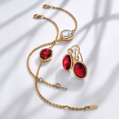 Croisé Earrings red vermeil - Baccarat Luxury Gold Plated Red Earrings, Clear Crystal Earrings, Baccarat Crystal, Earrings Red, Colored Contacts, Red Crystals, Baccarat, Gold Plated Earrings, Pendant Earrings