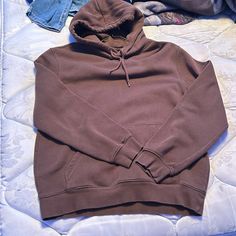 Never Worn Brown Hoodie Small H&M Justin Bieber Hoodie, Blue Hoodie Men, Nasa Hoodie, Brown Plain, H&m Hoodie, Plain Hoodies, Brown Hoodie, H&m Shirts, Yellow Sweatshirt