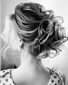 ♥ Mother Of The Bride Hair, Long Face Hairstyles, Messy Updo, Messy Bun Hairstyles, Classic Hairstyles, Low Bun, Penteado Cabelo Curto, Wedding Hairstyles Updo