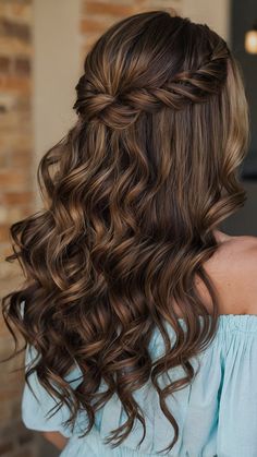 Half Up Half Down Bridesmaid Hair Medium, Light Brown Hair Styles, Brown Hair Styles, Bridesmaid Hair Curly, Summer Braids, Simple Prom Hair, Hoco Hairstyles, Styles Ideas, Step By Step Hairstyles