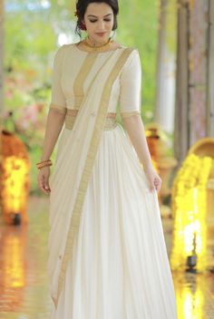 Dawani Designs Onam, Kerala Saree Skirt And Top, Kerala Style Dress, Dawani Designs Kerala Style, Onam Traditional Dress, Dawani Designs, Set Pavada And Blouse, Modern Onam Outfits, Kerala Skirt And Top Designs