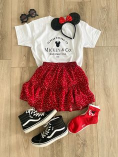 Disney Outfits Girls, Disney Vacation Outfits, Kids Disney Outfits, Berry 1st Birthday, Disney Wear