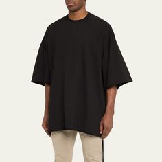 DRKSHDW RICK OWENS "Tommy" T-shirt in heavyweight jersey Crew neckline Short sleeves Oversized fit Pullover style Cotton Unlined Machine wash Made in Italy Boxy Fit Drop Shoulder T-shirt, Black Short Sleeve Sweatshirt With Relaxed Fit, Black Oversized Short Sleeve Sweatshirt, Oversized Drop Shoulder Streetwear Tops, Oversized Drop Shoulder Top For Streetwear, Tommy Tshirt, Tommy T Shirt, Rick Owens Men, Rick Owens