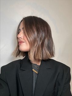 French bob Bob Haircut With Balayage Brunettes, Bob Haircut Balayage Brunettes, French Bob Balayage Brunette, French Bob Highlights, Thick Hair French Bob, French Bob With Highlights, Brunette French Bob, Short Hair Brunette Balayage, Bob Balayage Brunette