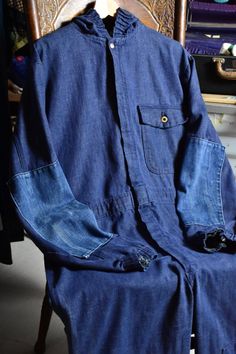 50s Vintage OVERDIER MFG CORP Universal Chicago Coveralls Denim Coverall Size L Shoulders: 50cm Pit to pit:58cm Waist : 54 cm Sleeve:64cm full length: 169cm Follow us: @ban_secondhand_goods Thank you for checking us out :) Denim Coverall, Overalls Denim, Mens Overalls, Concept Clothing, 50s Vintage, Denim Button Up, Taiwan, All In One, Button Up Shirts