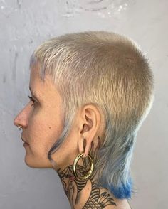 Mullet 4c Hair, Buzzcut With Bangs, Chelsea Haircut Punk, Mowhak Hairstyle Women, Chelsea Cut Hair, Chelsea Mullet, Punk Mullet For Women, Mullet Colored Hair