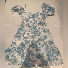 Mini Dress Never Worn Urban Outfitters Summer, Summer Floral Dress, Urban Dresses, Urban Outfitters Dress, Blue Mini Dress, Floral Dress Summer, Summer Floral, Floral Dress, White Blue