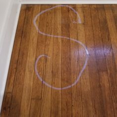 How to Refresh Your Hardwood Floors in 30 Minutes or Less - Team Turner How To Repair Damaged Wood Floor, Concrete Floor Diy, Sanding Hardwood Floors, Hardwood Floors Diy, Hardwood Floor Scratches, Old Hardwood Floors, Refinish Hardwood Floors, Hardwood Floor Care, Diy Hardwood Floors