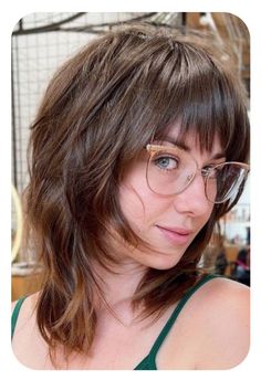 Face Framing Shag With Bangs, Medium Shaggy Hairstyles With Bangs, 2023 Shag Haircuts, Choppy Shag Hairstyles Medium Fine Hair, Rocker Shag Haircut, Shag With Bangs Over 40, Short Shaggy Haircuts With Bangs, Heavy Layers Medium Hair, Layered Shag With Fringe