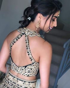 @shikachand Hairstyle With Halter Neck Blouse, Halter Neck Blouse Design, Halter Neck Blouse, Indian Dress Up, Sleeveless Blouse Designs, Long Blouse Designs, Backless Blouse Designs, Lehenga Designs Simple, Latest Model Blouse Designs