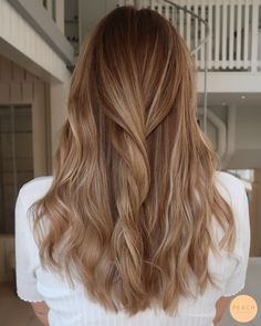 Sophisticated Hair Color, Bronze Balayage, Balayage For Brunettes, Medium Length Wavy Hair, Dark Blonde Hair Color, Bronde Balayage, Hair Color Cream, Brown Hair Balayage