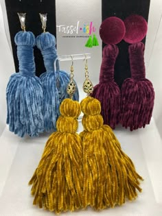 Button Tassels, Diy Yarn Earrings, Body Jewelry Diy, Diy Tassels, Yarn Earrings, Diy Tassel Earrings, Stylish Womens Hats, Dope Jewelry Accessories