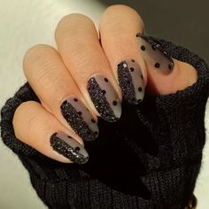 Chrome Glitter Nails, Glitter Nails Black, Glitter Nail Ideas, Cat Nail Designs, Checkered Nails, Black Nails With Glitter, Velvet Nails