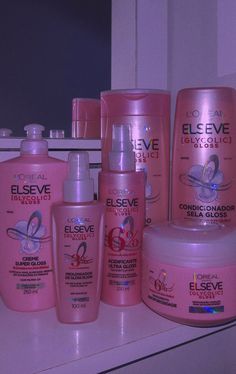 Elseve glycolic gloss, aesthetic, shampoo rosa Hair Care Aesthetic Products, Hair Shampoo And Conditioner Best, Thicker Hair Products, Hair Care Products Aesthetic, Aesthetic Shampoo, Shampoo Aesthetic, Hair Glossing, Glossing Hair, Gloss Aesthetic