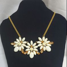 Flower Necklace Gold And White Color. 18" Long Perfect For Any Occasion. White Flower Decorated Necklaces For Party, White Flower Pendant Necklace For Parties, White Flower Necklace For Party, Flower Necklace Gold, Wedding Earrings Studs, Gold Tassel Necklace, Chunky Choker, Wedding Studs, Beaded Bib Necklace