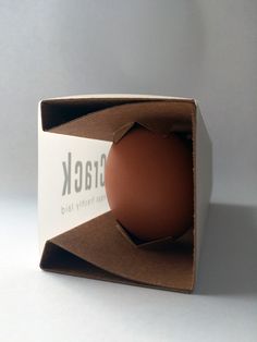 The project is to create to 3 eggs structural packaging. Aiming to design a paper only packaging design and come up with a label an identity and name of the product. Structural Packaging, One Egg, Packaging Ideas Business, Pack Design, 3 Eggs, Basic Design, The Project, Foto Bts